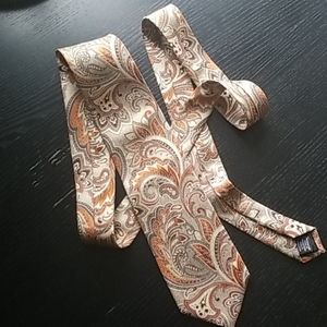 Perry Ellis Portfolio 100% Silk Tie